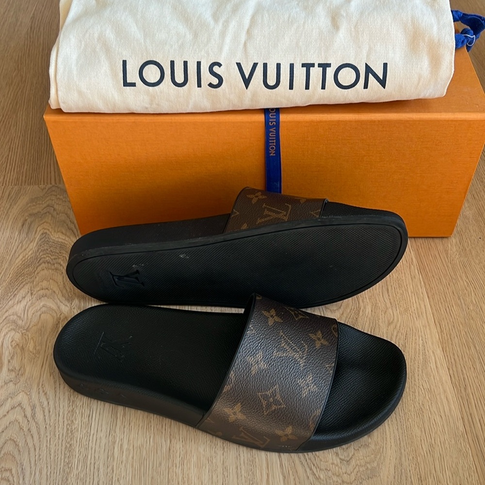 LOUIS VUITTON WATERFRONT MULE MONOGRAM SLIDES SIZE 8